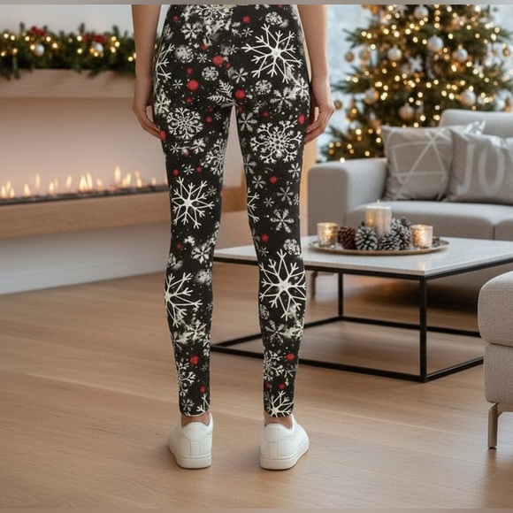 Small NEW Girls Christmas Snowflake Leggings Luxury Soft Yoga Pants - Picture 3 of 9